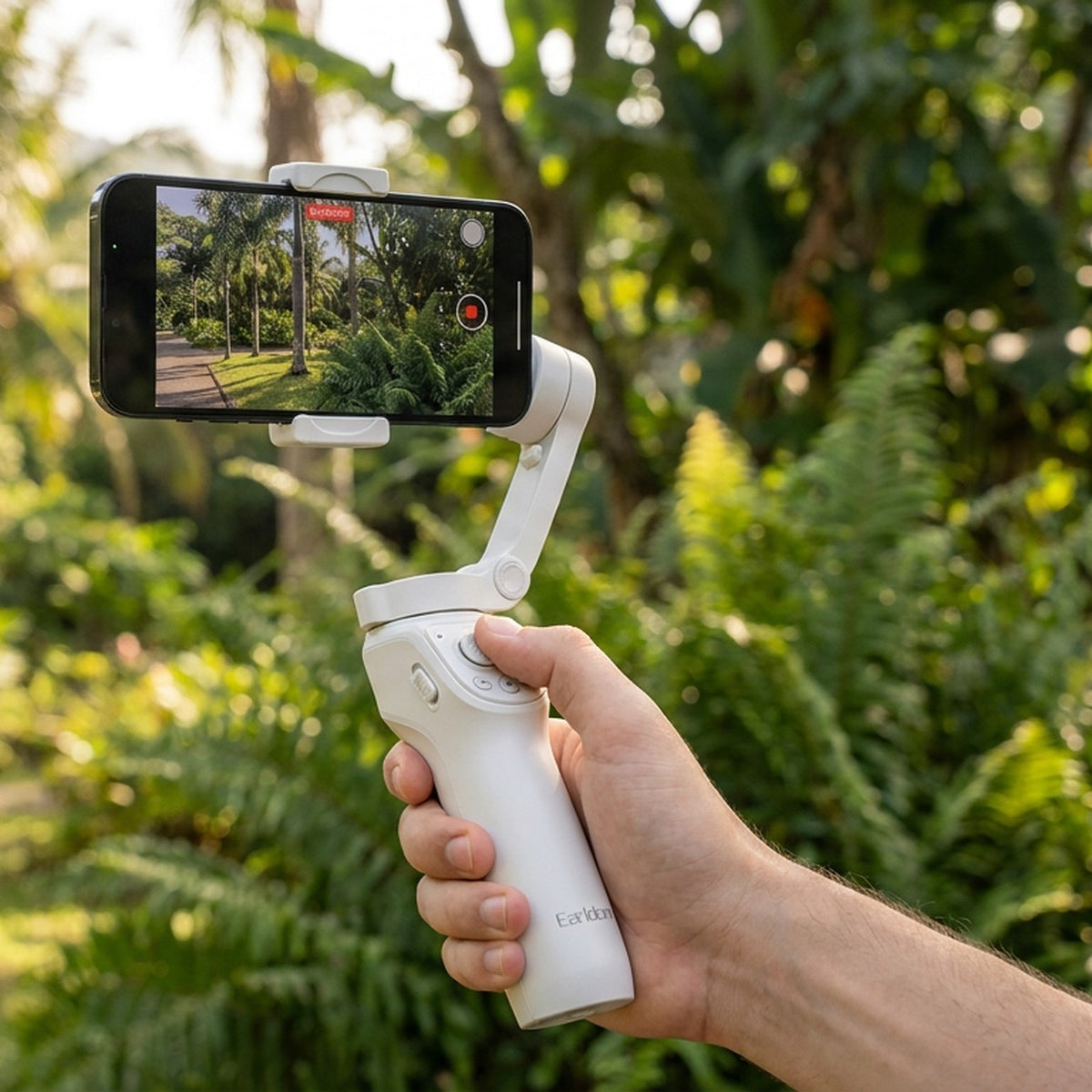 Gimbal Earldom ET-GS1 en uso grabando video con el celular